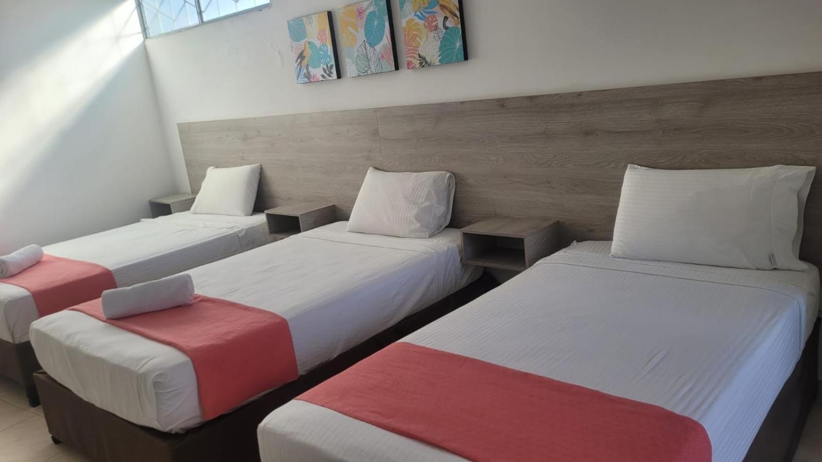 Hotel Inara จีราร์ดอท ภายนอก รูปภาพ